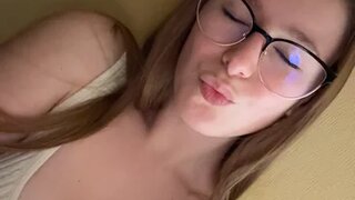 Thepretiestgirlhere